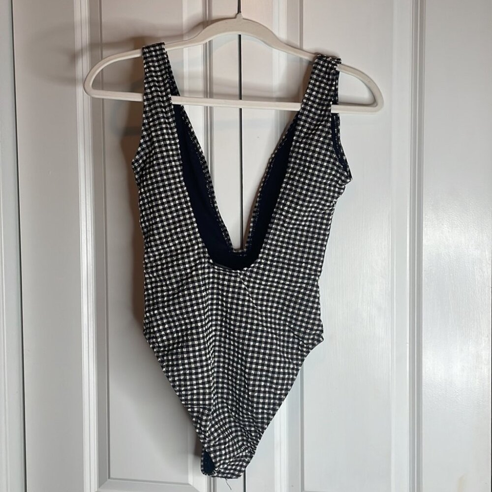 NEW! Missguided Swimsuit - Picture 2 of 2